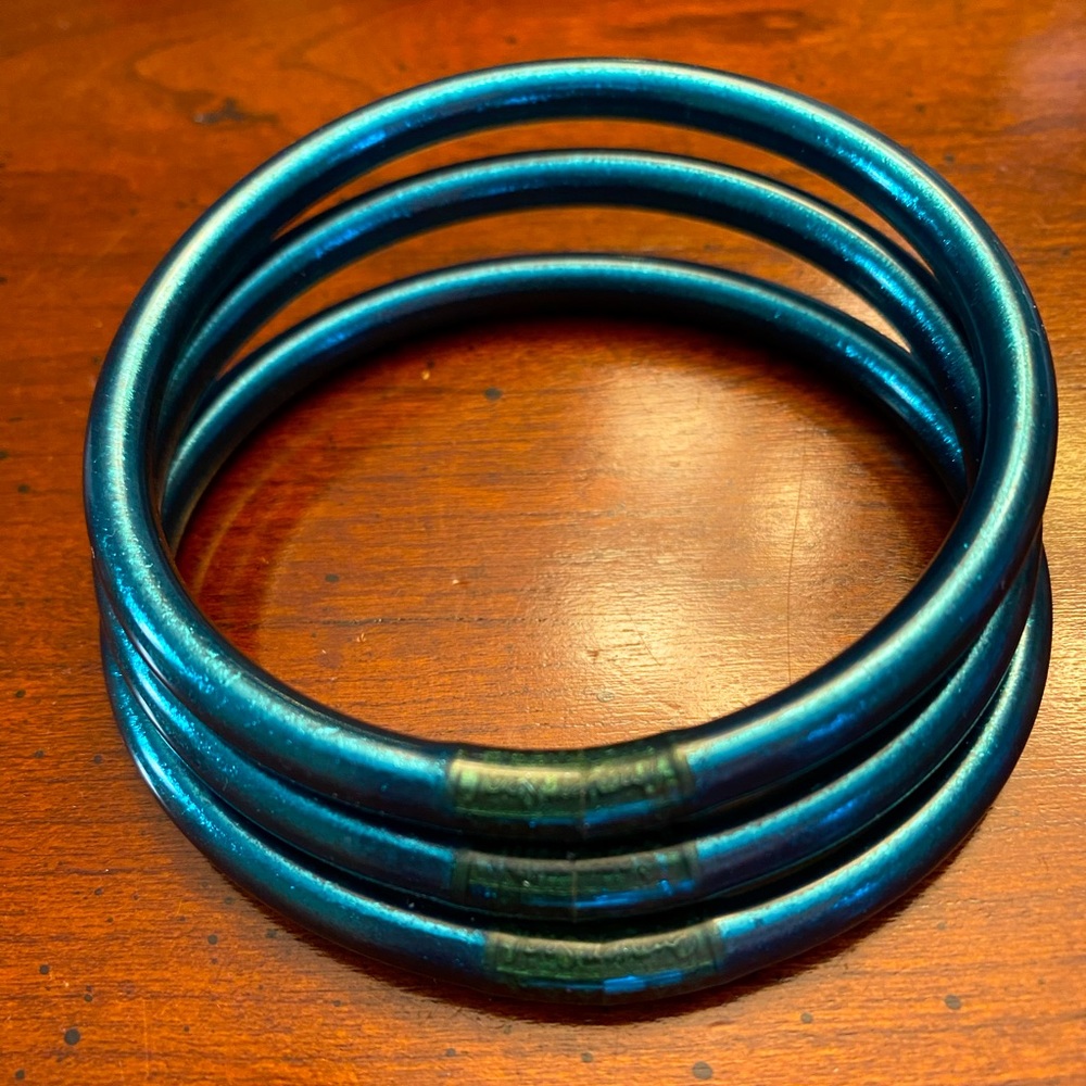 BuDhaGirl all weather bangle bracelet set of 3 large Plume color